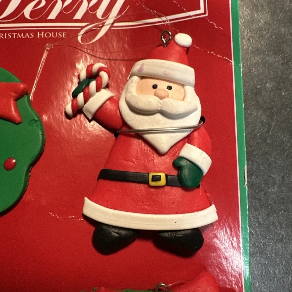 Merry Christmas House 4‎ pc Ornament Set Santa Reindeer Wreath Gift New